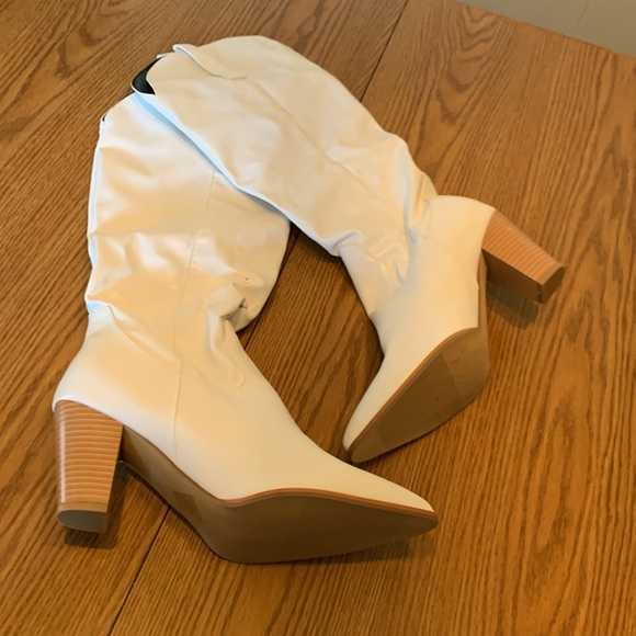 SHEIN boots.  WHITE.  Size 42.  NEW! - Picture 2 of 3